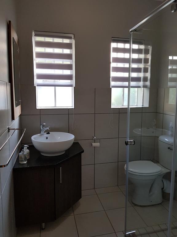 Js Inn Mbombela Buitenkant foto
