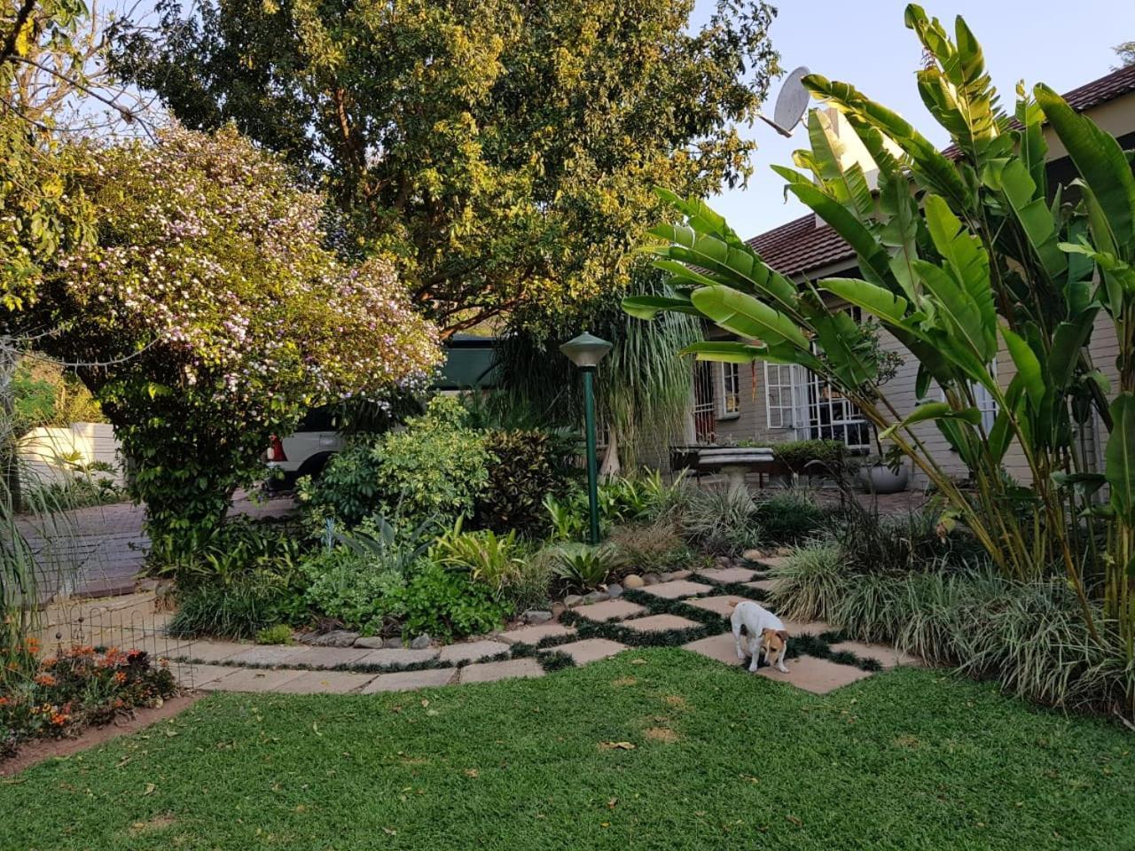 Js Inn Mbombela Buitenkant foto